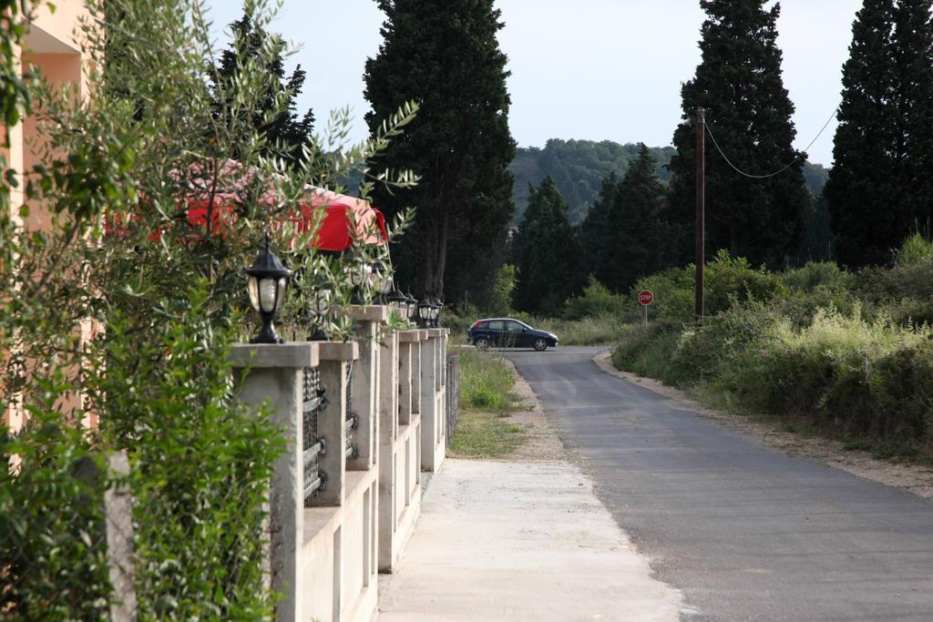 Apartments Sija Ulcinj Exterior photo